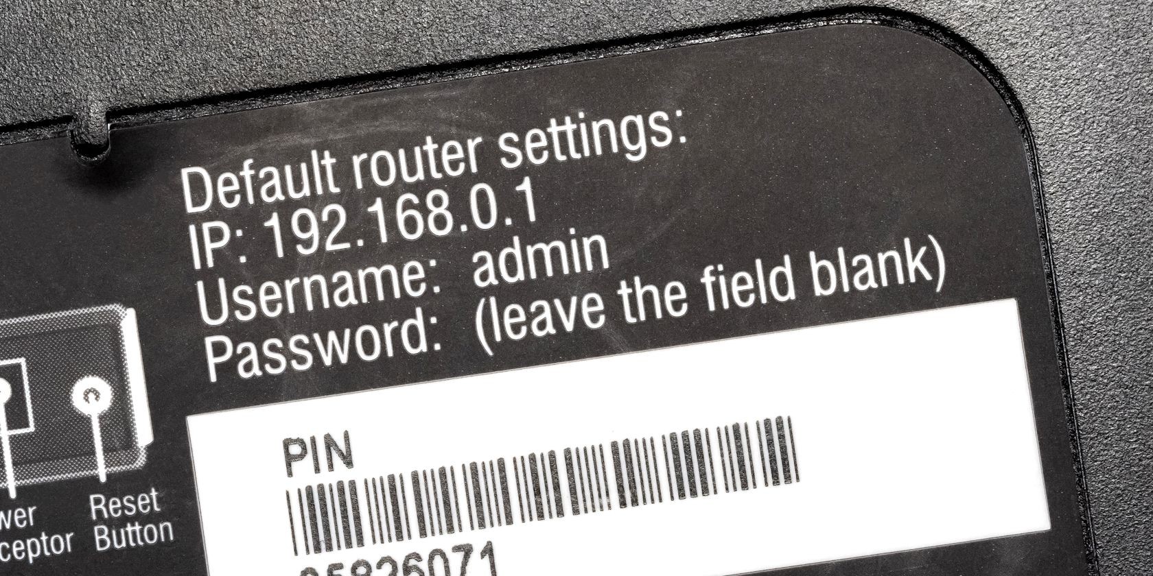 Mật khẩu và tài khoản quản trị mặc định của router