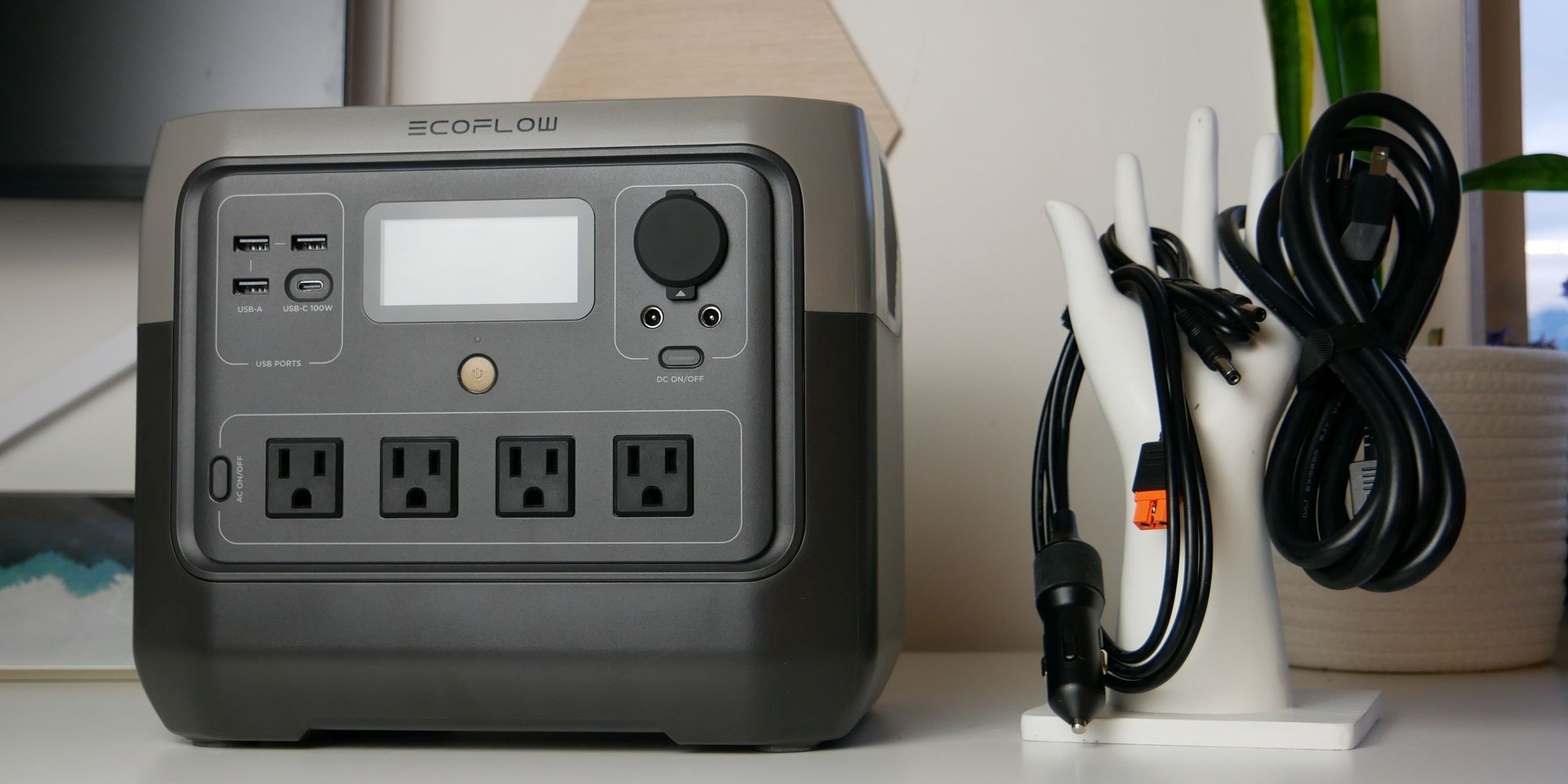 Máy nguồn di động EcoFlow RIVER 2 Pro khi mở hộp