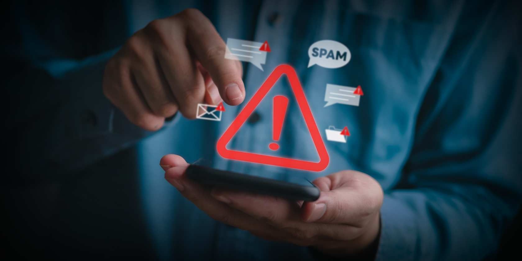 Người dùng điện thoại với các biểu tượng spam và cảnh báo xuất hiện.