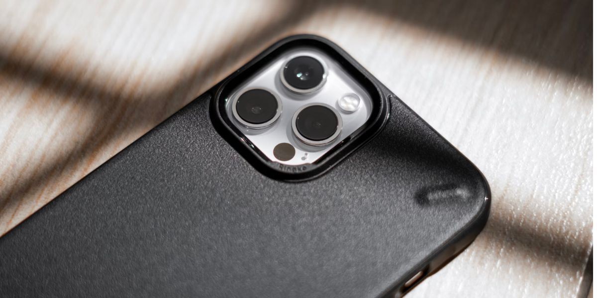 Ốp lưng iPhone màu đen