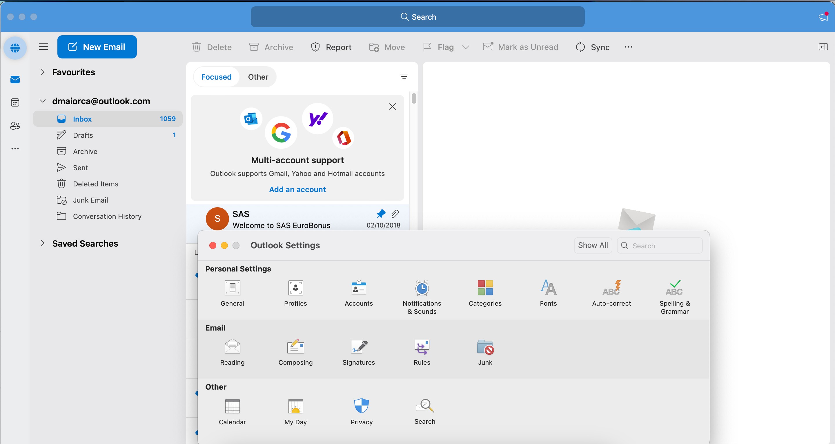 Phần Email và biểu tượng Composing trong Outlook
