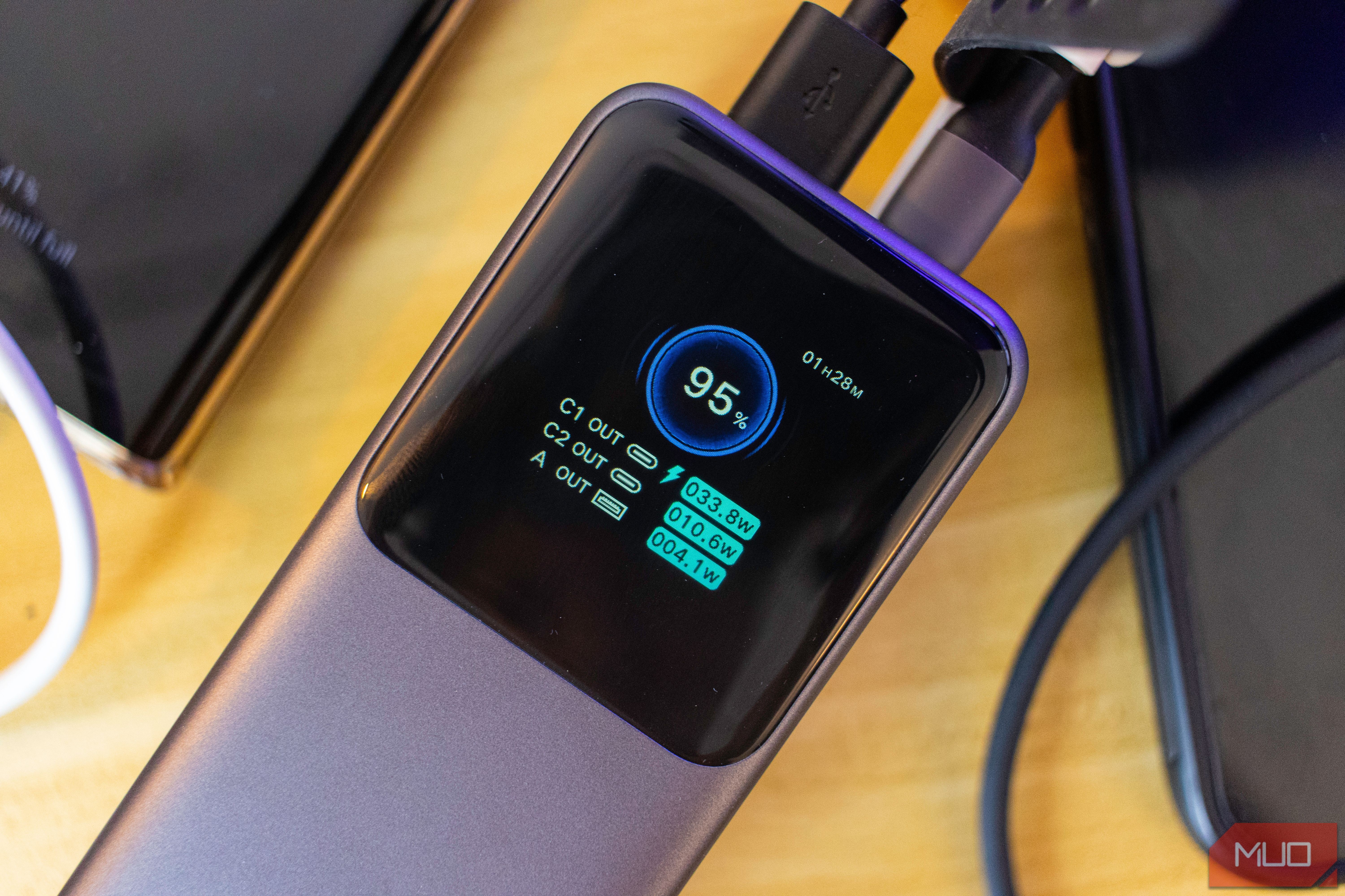 Pin sạc dự phòng Ugreen Nexode 20,000 mAh sạc hai thiết bị