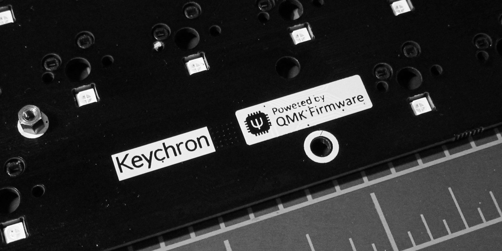 Powered by QMK trên bảng mạch bàn phím