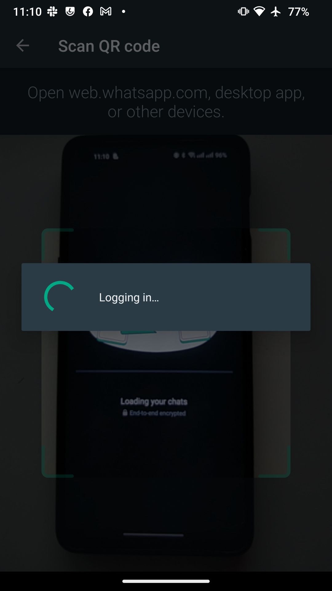 Quét mã QR trên thiết bị WhatsApp chính