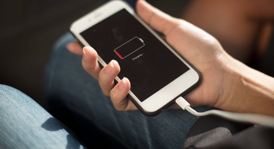 Sạc pin iPhone với mức pin thấp