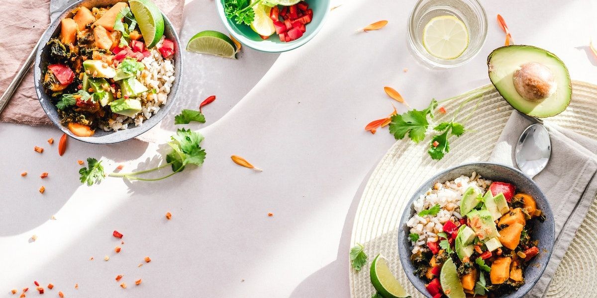 Salad rau củ trong bát