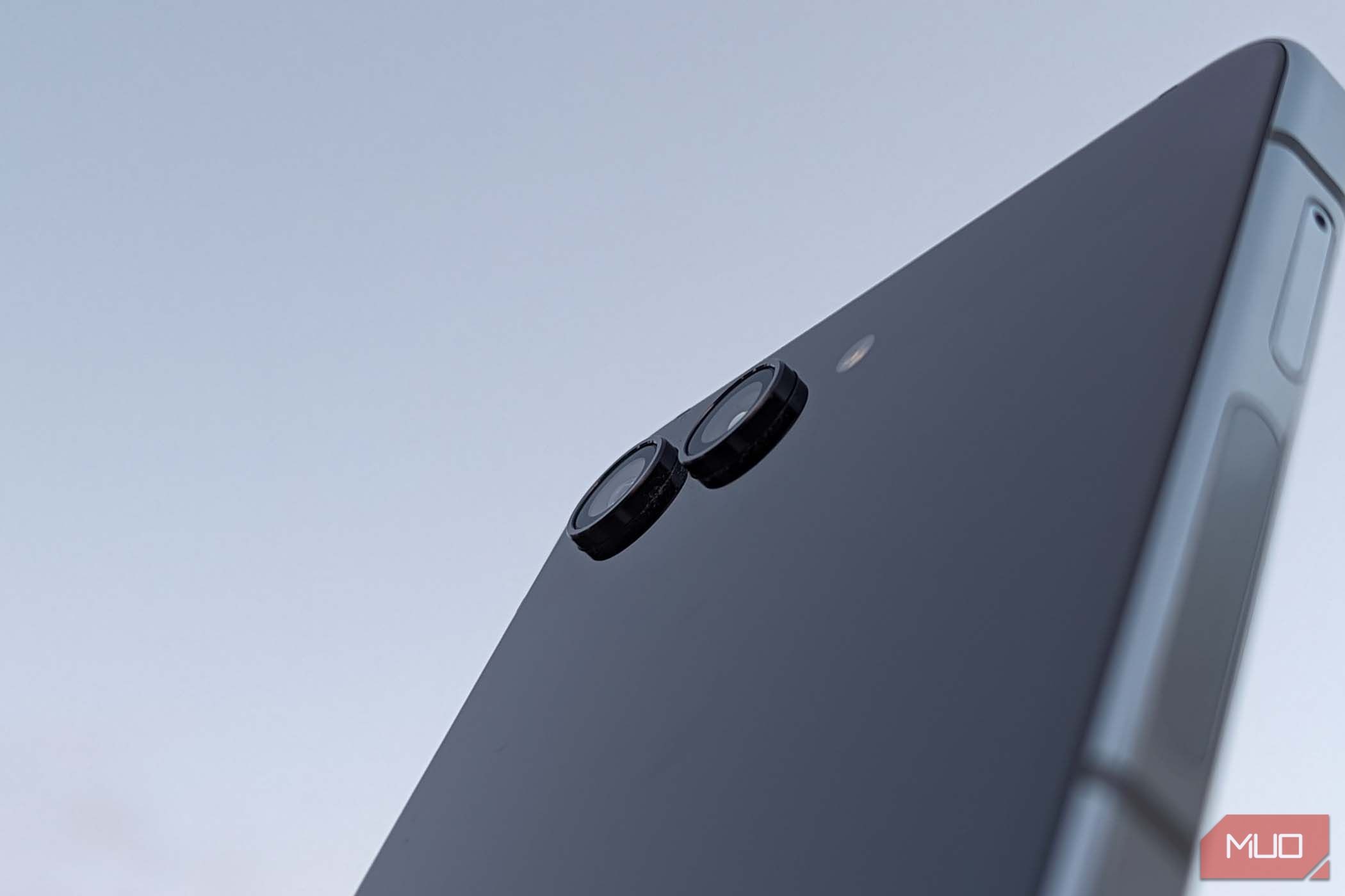 Samsung Galaxy Z Flip5 - Cụm camera phía sau 2