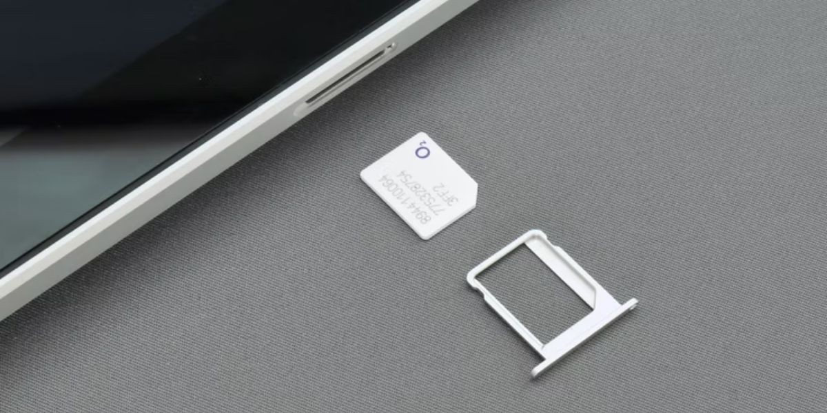 SIM và khay SIM trên iPhone
