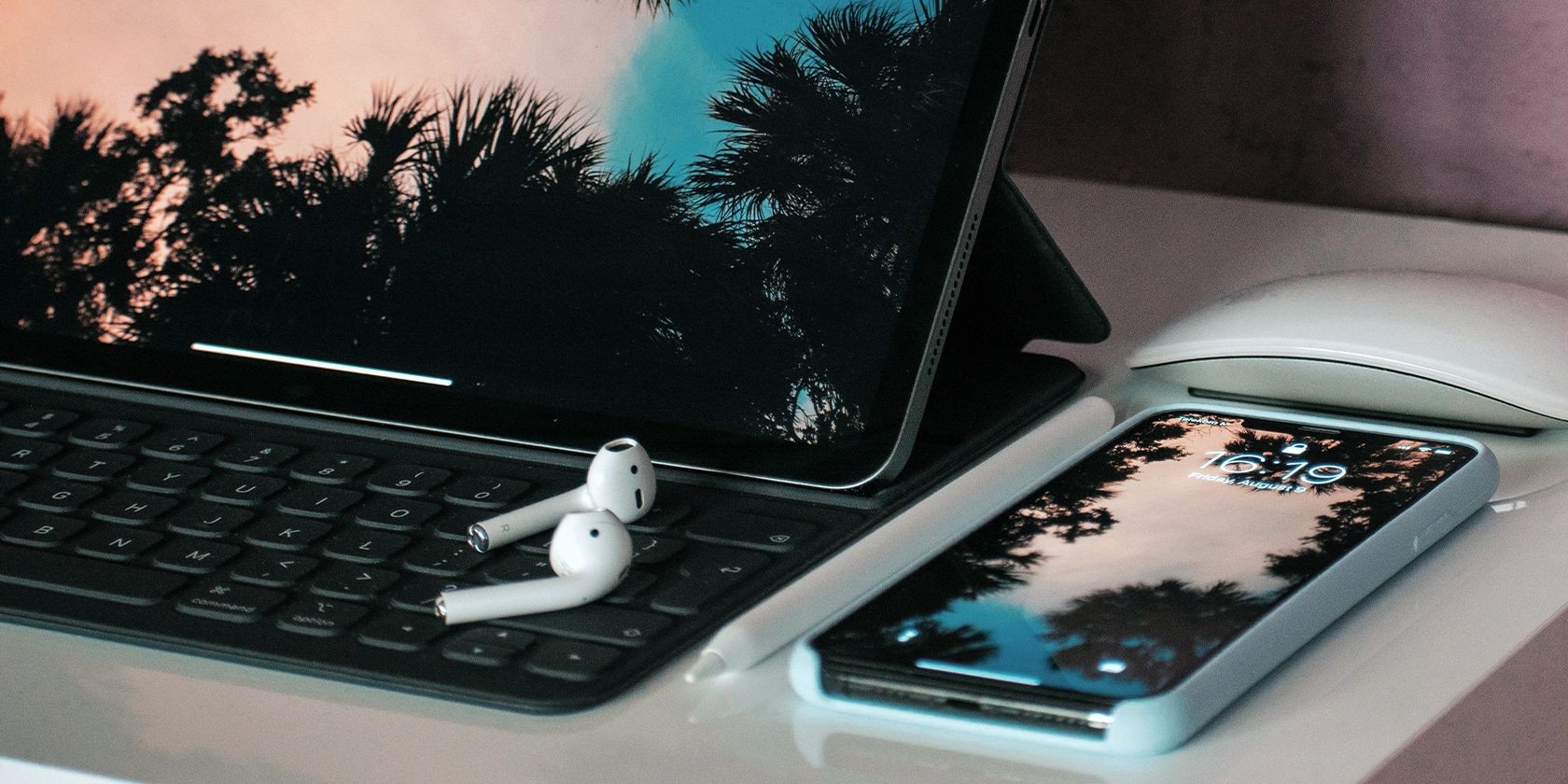 Smart Keyboard Folio cho iPad Pro và iPad Air