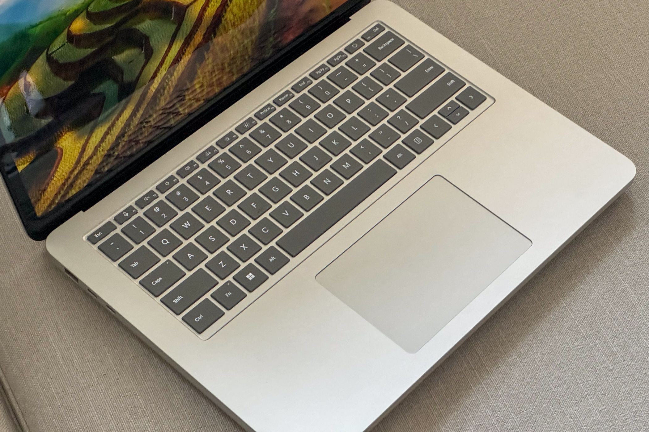 Surface Laptop Studio 2 - bàn phím