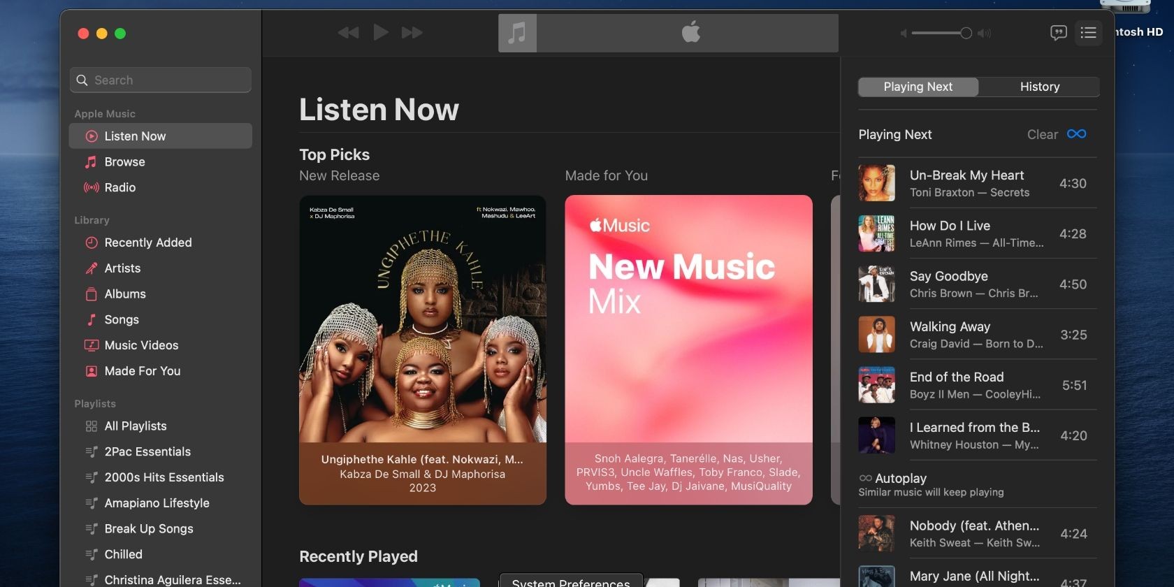 Tab Nghe Ngay được chọn trong Apple Music trên Mac và danh sách Sẽ Phát Tiếp Theo được mở