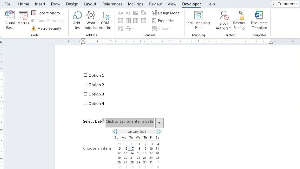 Tài liệu Word với tab Developer được chọn và trình chọn ngày