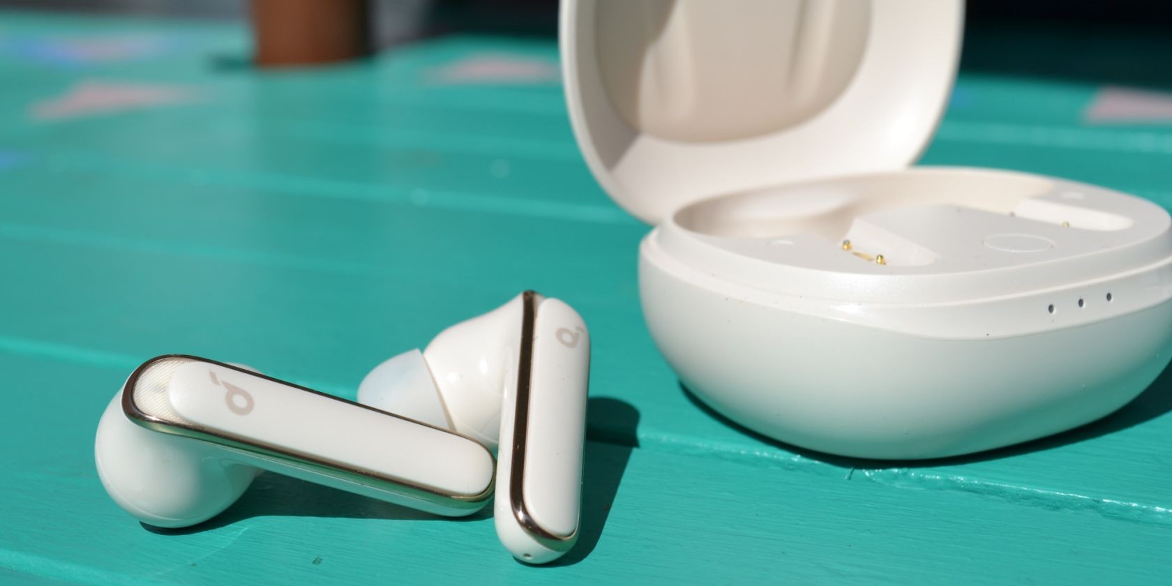 Tai nghe Anker Soundcore Life P3 từ trên xuống