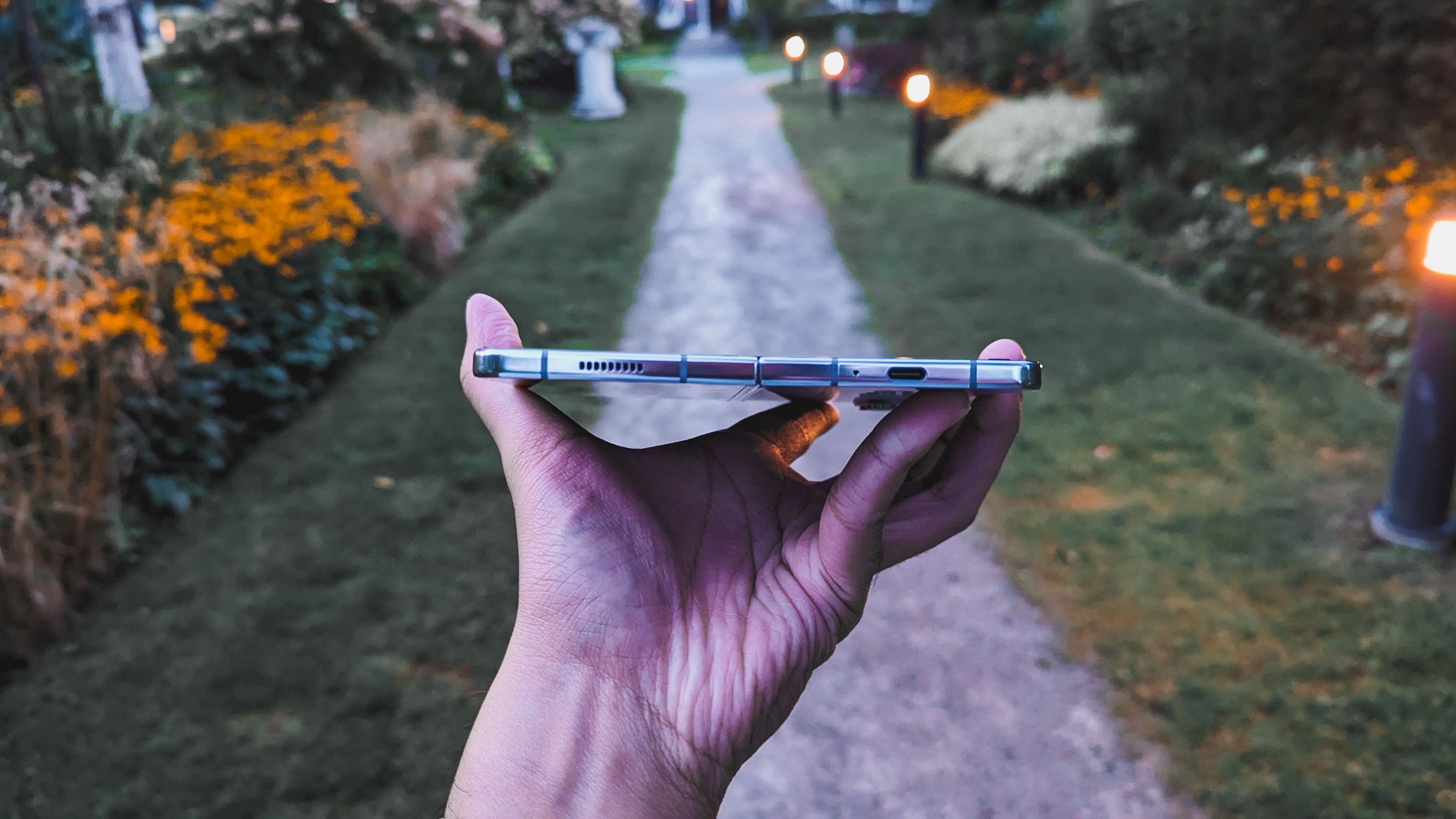 Thiết kế đáy của Samsung Galaxy Z Fold5
