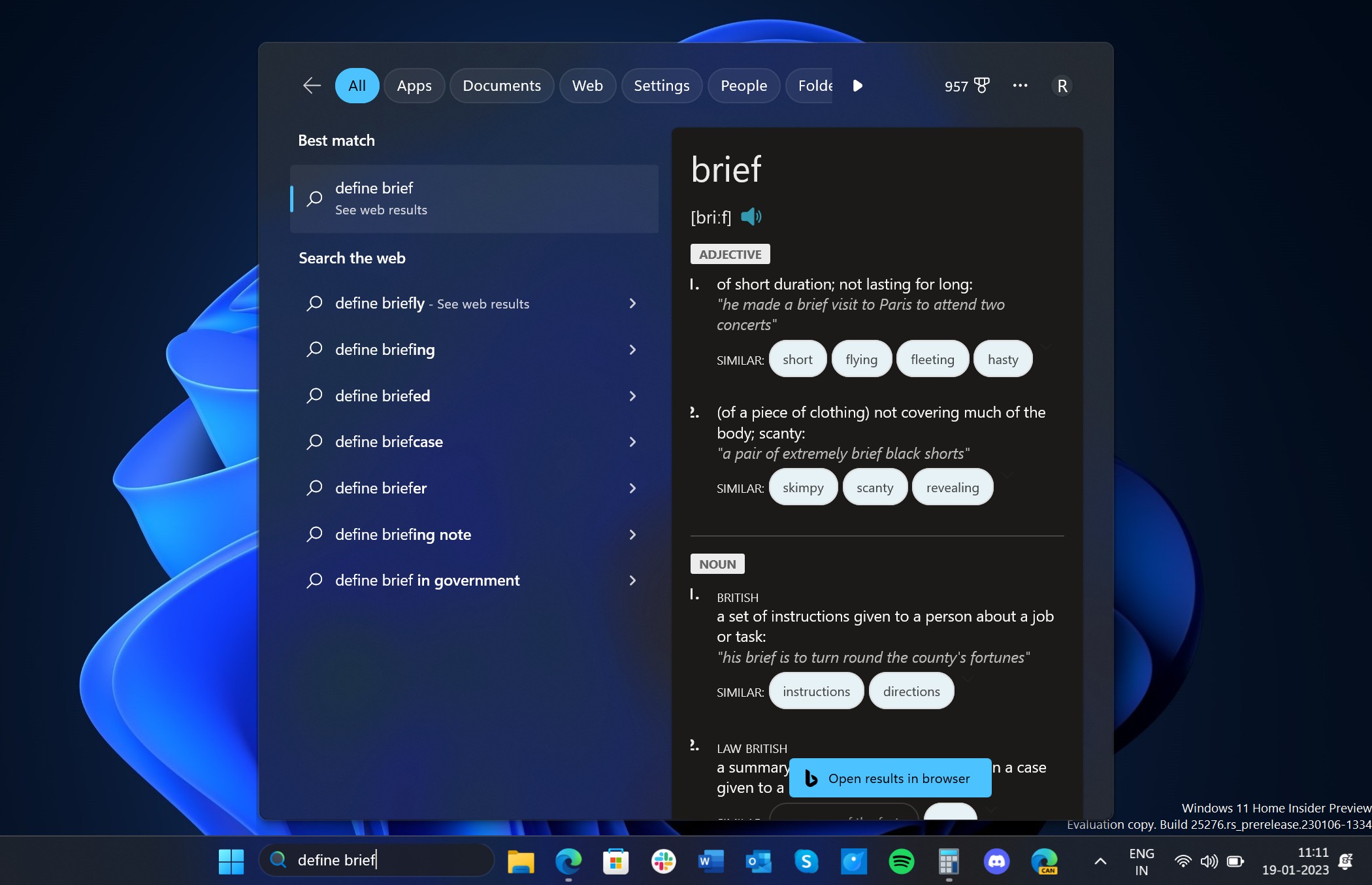 Tìm nghĩa từ trong hộp tìm kiếm của Windows 11