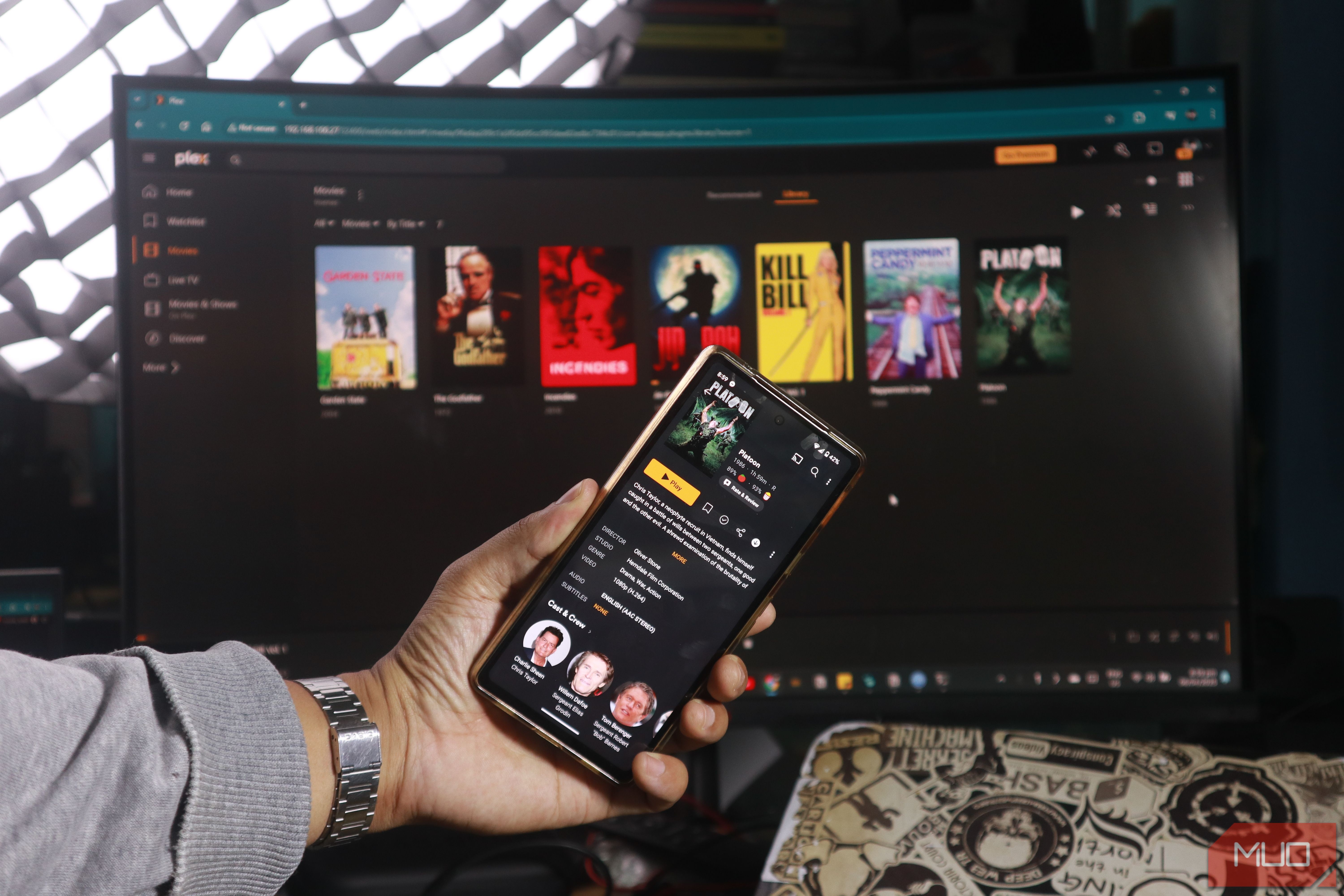 Truy cập phim qua máy chủ phương tiện Plex tự lưu trữ