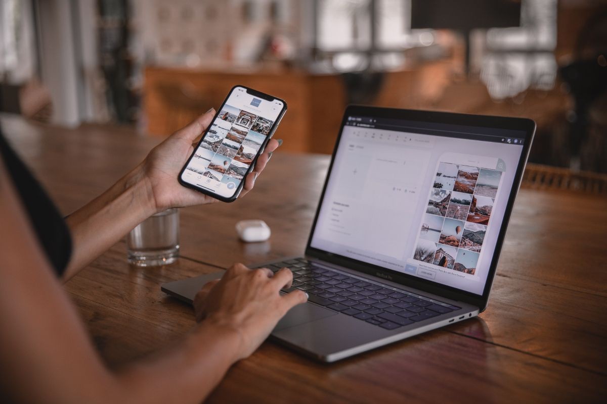 Xem trang web trên máy tính xách tay và thiết bị di động